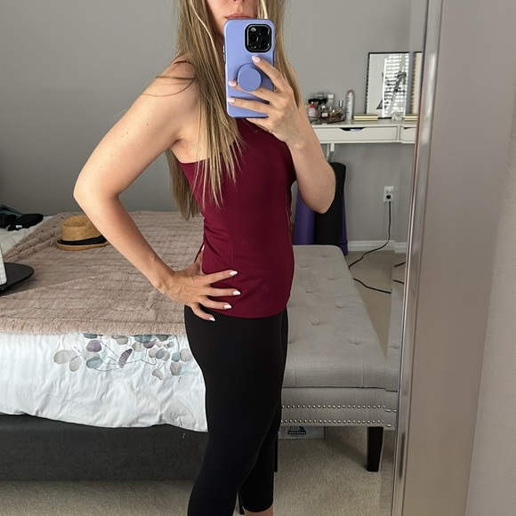 EXPEESS TANKTOP IN CHERRY RED - Picture 3 of 4